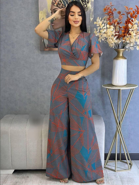 KI STUDIO Printed V-Neck Top With Palazzos Co-Ords