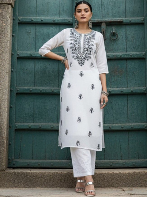 fusion by glitchez Women Floral Embroidered Floral Georgette Kurta