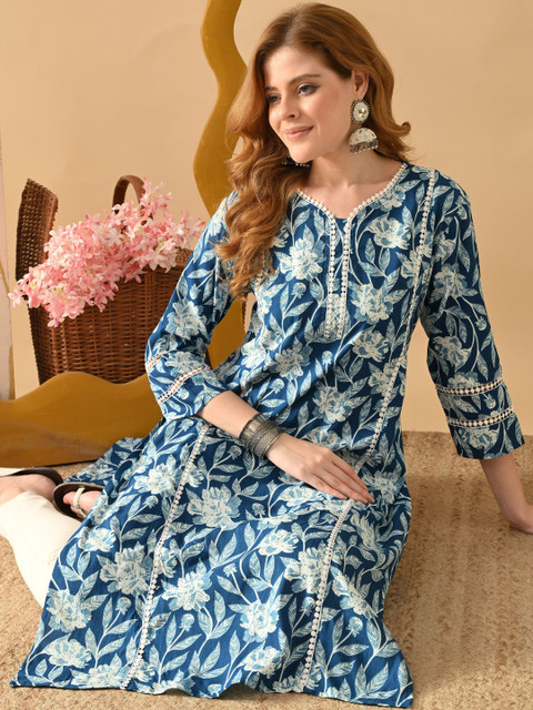 DEEPYOG APPAREL Women Floral Printed Kurta
