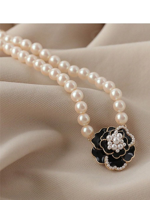 DIVASTRI Gold-Plated Choker Necklace