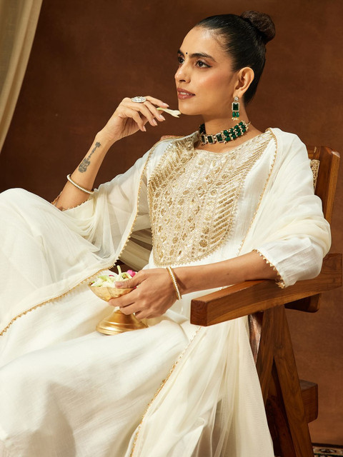 Janasya Women Floral Embroidered Regular Sequinned Kurta with Trousers & With Dupatta - Image 2