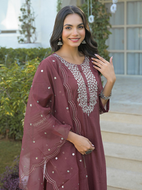 SANISA Women Ethnic Motifs Embroidered Regular Sequinned Kurta with Trousers & With Dupatta