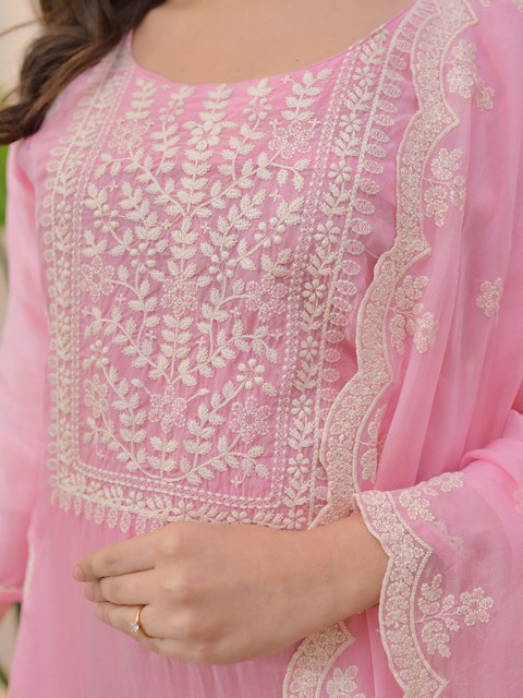 THE52 Women Ethnic Motifs Embroidered Regular Thread Work Chanderi Silk Kurta with Trousers & With Dupatta - Image 2