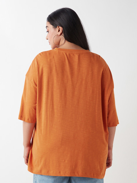 Bewakoof AIR Women Plus Size Solid Round Neck Cotton Oversized T-shirt - Image 4