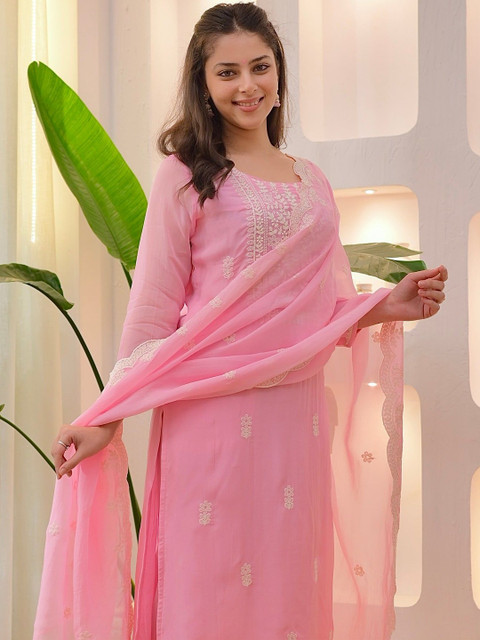 THE52 Women Ethnic Motifs Embroidered Regular Thread Work Chanderi Silk Kurta with Trousers & With Dupatta - Image 5