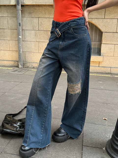 Off Duty India Women Mid-Rise Highly Distressed Light Fade Jeans