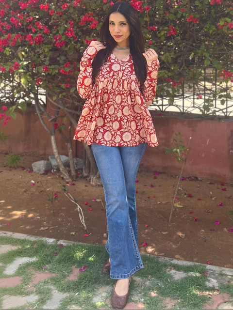 SHREELATA Floral Print Top