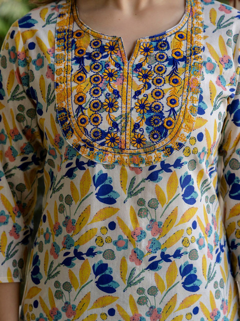 Pjyot by surhi Floral Embroidered Notch Neck Thread Work Pure Cotton Straight Kurta - Image 3