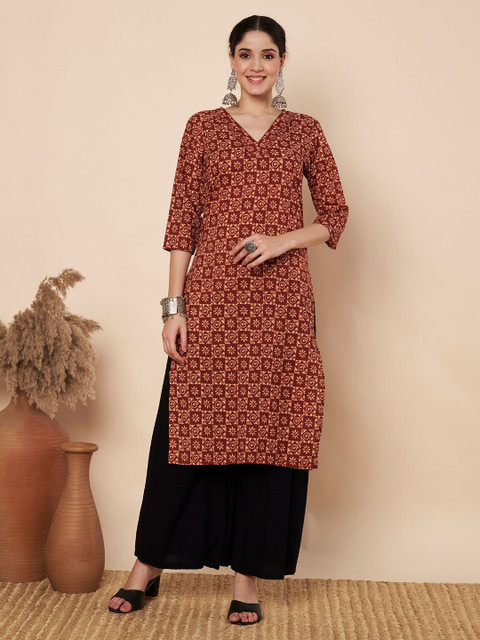 BHAVYA ATTIRE Floral Printed Thread Work Pure Cotton Straight Kurta