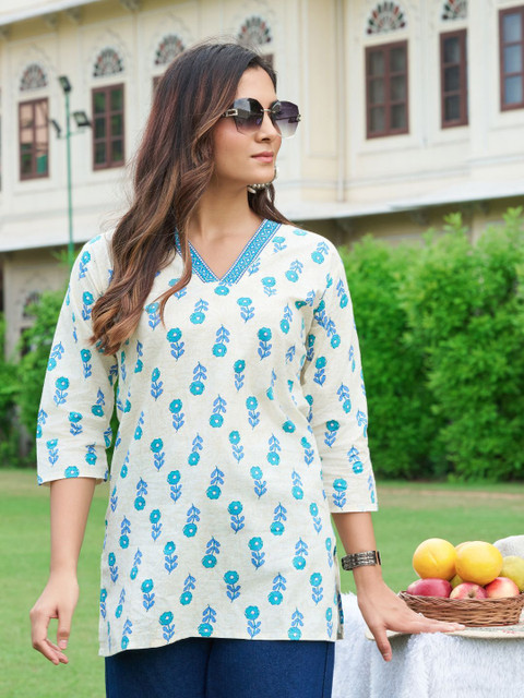 Kaftanize Floral Printed V-Neck Pure Cotton Kurti