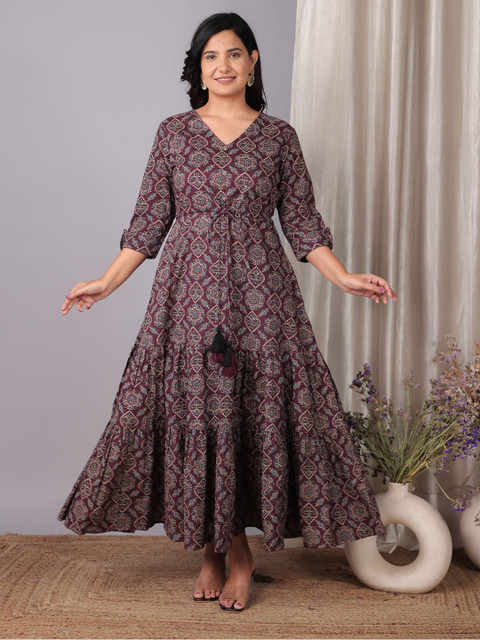 Aramya Geometric Printed V-Neck A-Line Kurtas
