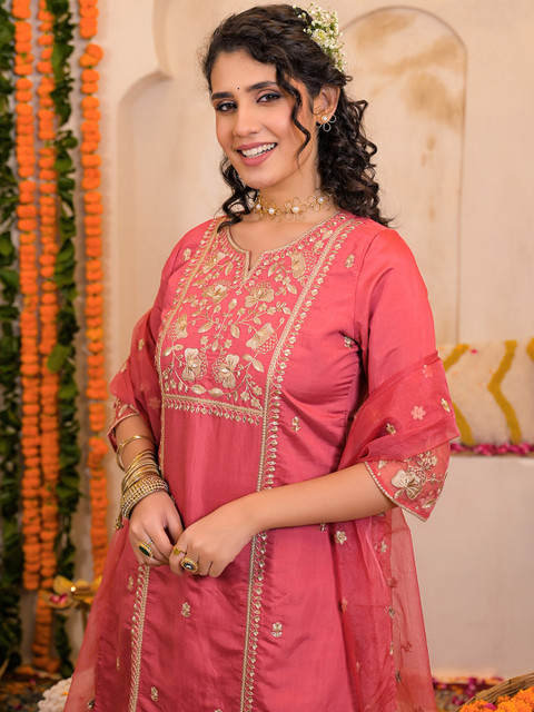 Skylee Pop Women Ethnic Motifs Embroidered Thread Work Kurta & Trousers With Dupatta