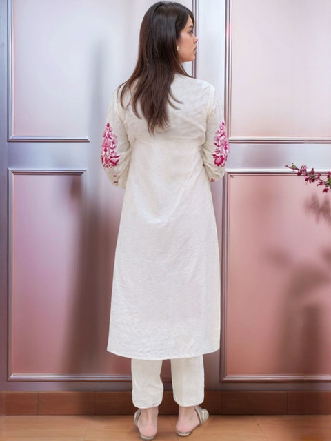 Aaghnya Women Ethnic Motifs Embroidered Regular Thread Work Kurta with Trousers & With Dupatta - Image 4