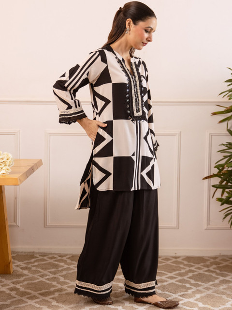 Sangria Geometric Printed Mandarin Collar Three-Quarter Sleeve Tunic & Palazzos - Image 4