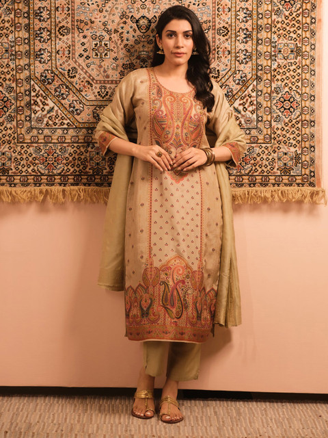 Aaghnya Women Paisley Printed Kurta with Trousers & Dupatta