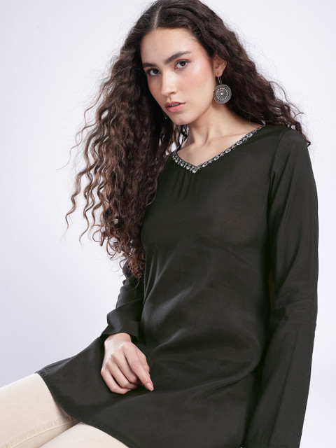 fusion by glitchez V-Neck Thread Work Straight Kurti