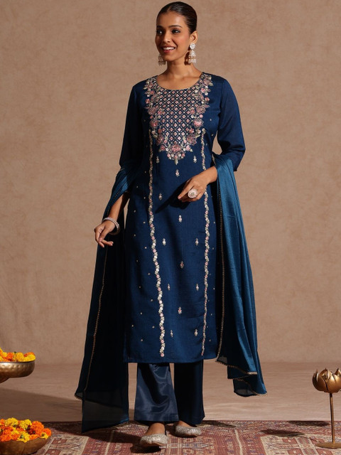 Janasya Women Floral Embroidered Regular Sequinned Kurta with Trousers & With Dupatta