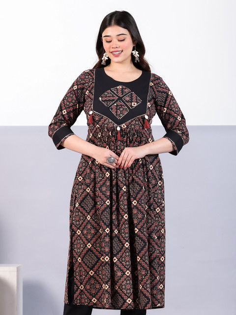 Aramya Women Geometric Printed Patchwork Kurta