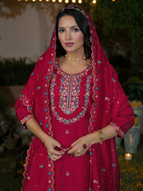 SANISA Women Ethnic Motifs Embroidered Regular Thread Work Kurta with Trousers & With Dupatta