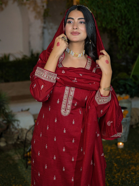 SANISA Women Ethnic Motifs Embroidered Regular Thread Work Kurta with Trousers & With Dupatta