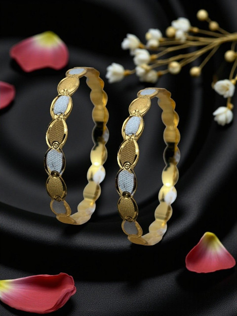 AccessHer Set Of 2 Oval Pattern Kada Bangles