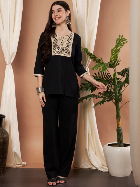 Anouk Ethnic Motifs Embroidered V-Neck Pure Cotton Kurti