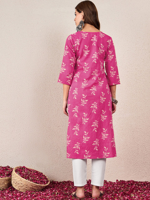 Skylee Pop Women Floral Printed Festive Cotton Straight Kurta - Image 4