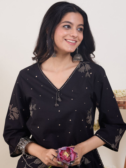 Indo Era Printed V-Neck Pure Cotton Tunic With Trousers - Image 3