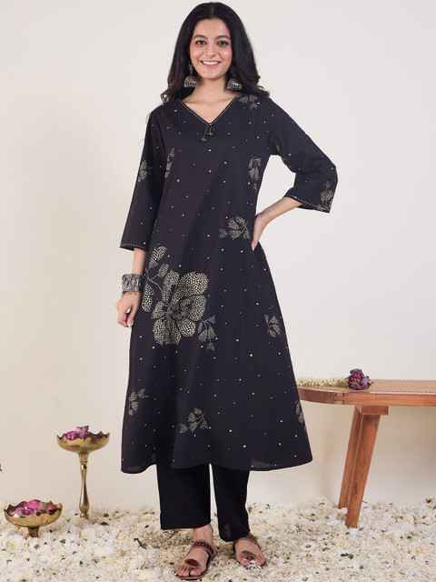 Indo Era Printed V-Neck Pure Cotton Tunic With Trousers - Image 5