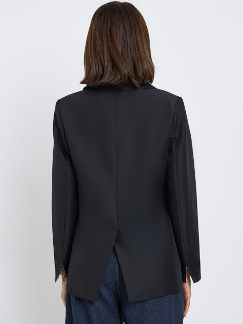 Styli Notched Lapel Single-Breasted Regular Fit Blazer - Image 4