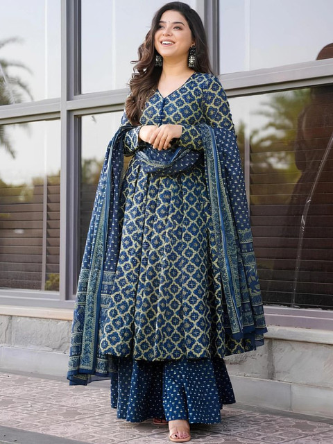 ARADHNA Women Printed Panelled Kurta with Palazzos & With Dupatta