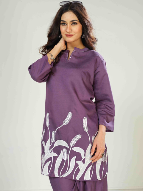 ROSHNI Ethnic Motifs Embroidered Thread Work V-Neck Co-Ords Set - Image 2