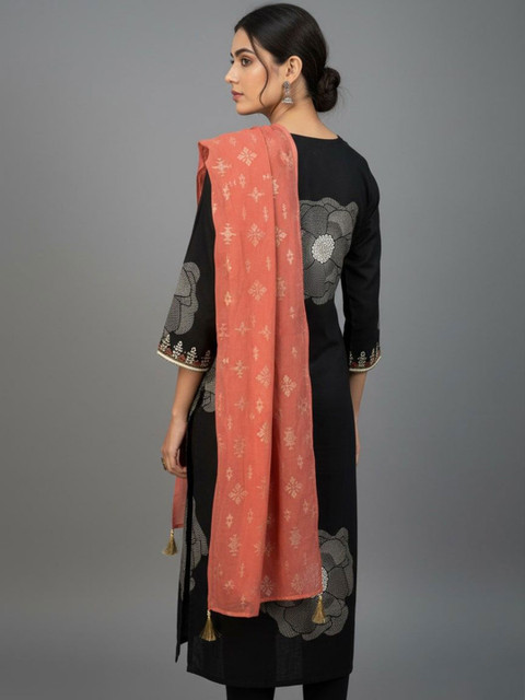 Sangria Women Ethnic Motifs Printed Dupatta With Tasseled Border - Image 4