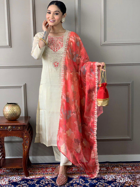 STYLENZA Women Floral Embroidered Regular Thread Work Chanderi Silk Kurta with Trousers & With Dupatta