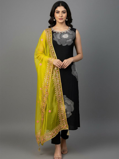 Sangria Women Embroidered Sequinned Dupatta