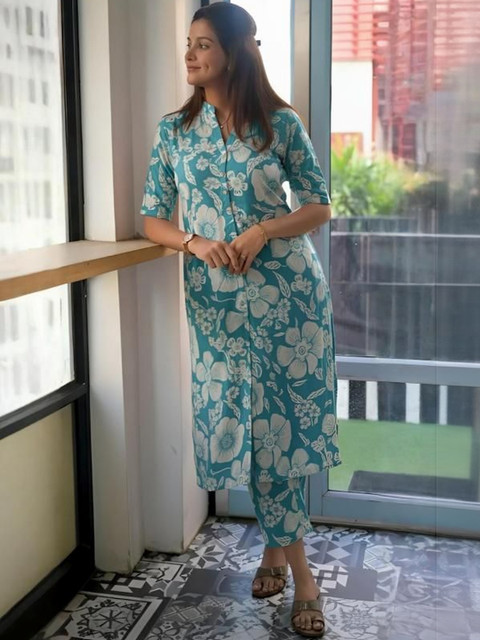 Kethi Fashion Women Floral Printed Regular Kurta with Trousers