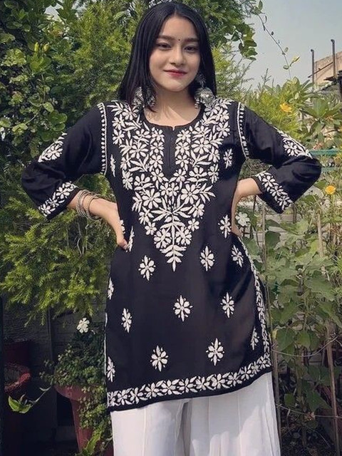 Kethi Fashion Women Floral Embroidered Chikankari Kurti