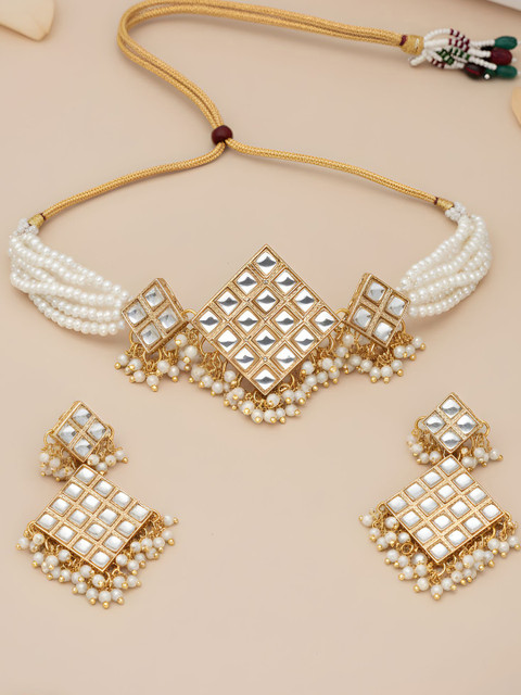 KARATCART Gold-Plated & White Kundan & Beaded Choker Jewellery Set