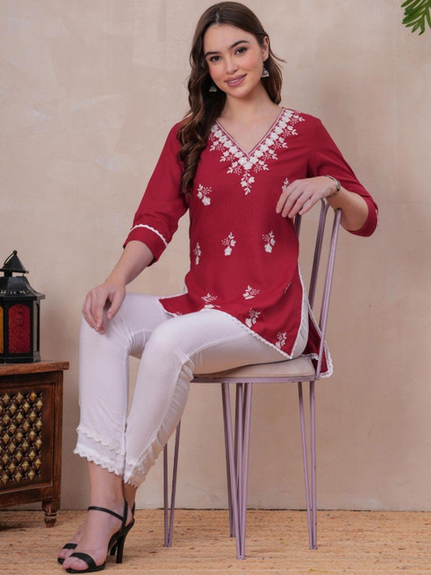 KPF Ethnic Motifs Embroidered V-Neck Straight Kurti
