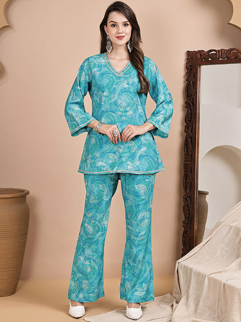 Claura Printed V-Neck Chanderi Silk Tunic & Trousers