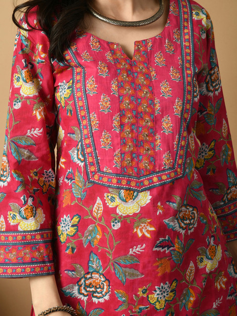 AVYCO Floral Printed Straight Pure Cotton Kurta with Trousers - Image 3