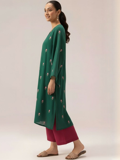 Aaghnya Floral Embroidered V-Neck Thread Work Kaftan Kurta With Palazzos - Image 2