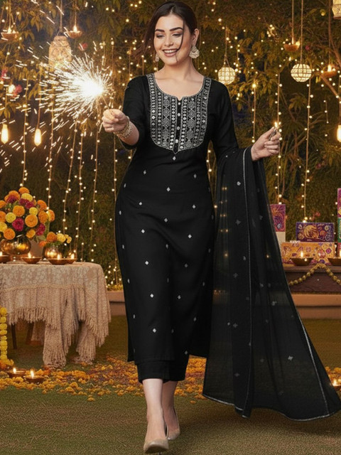 Aaghnya Ethnic Motifs Embroidered Thread Work Straight Kurta with Trousers & Dupatta