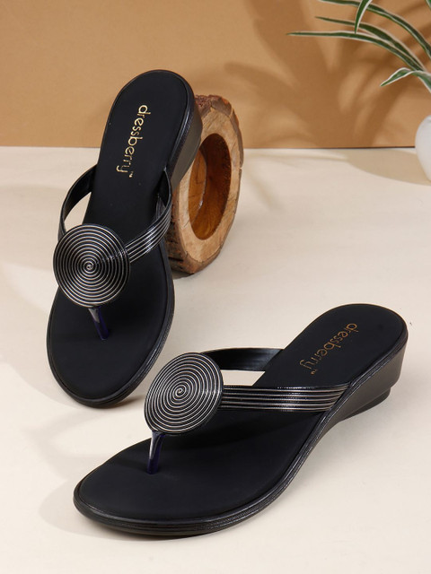 DressBerry Textured Round Toe One Toe Flats