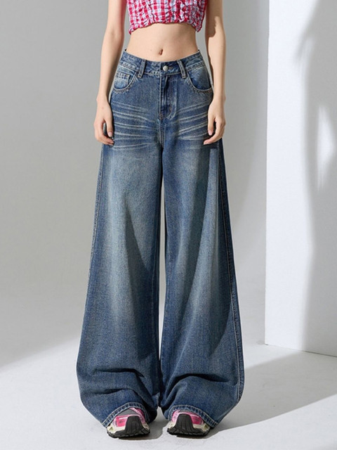 StyleCast Women Flared Fit Mid-Rise Light Fade Jeans