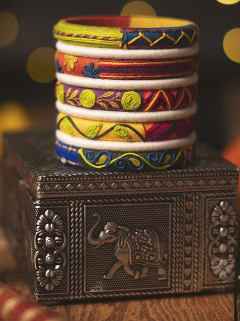 Taasha Craft Set Of 9 Thread Bangles