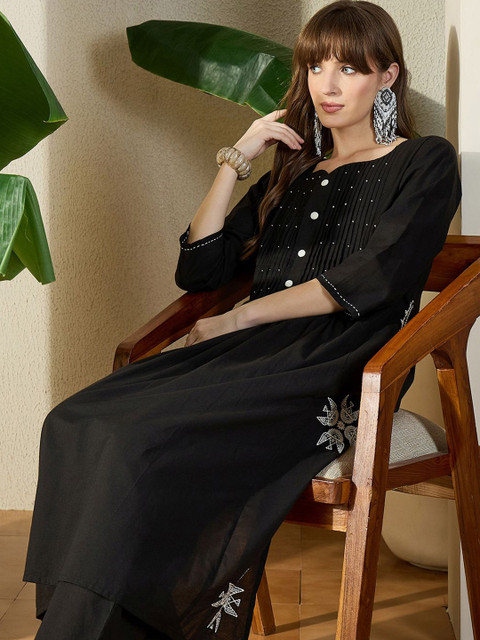 Indo Era Embroidered V-Neck Pure Cotton Tunic With Trouser - Image 6