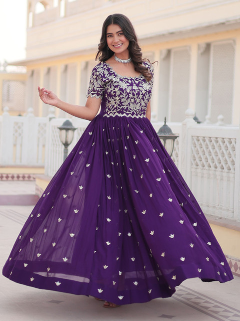 GLOSIA DESIGN Women Ethnic Motifs Embroidered Thread Work Anarkali Kurta