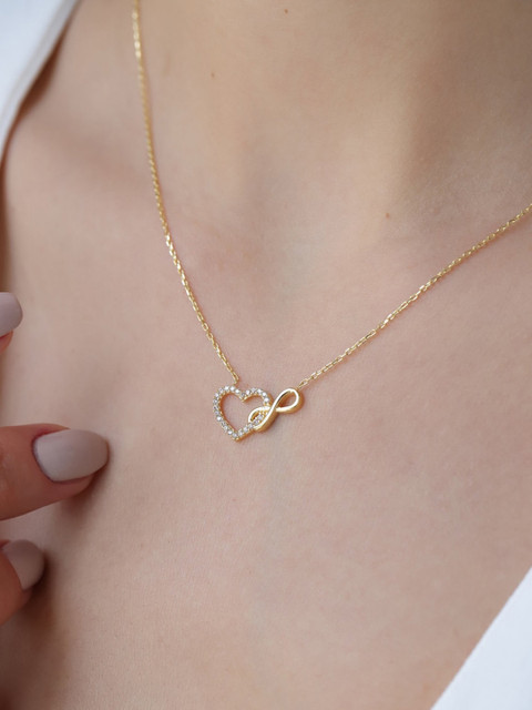 Designs & You Gold-Plated Stainless Steel Stones Studded Minimal Necklace