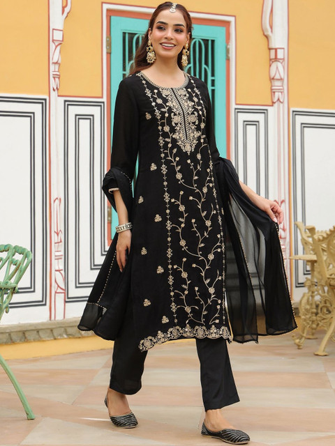 Janasya Women Floral Embroidered Sequinned Kurta with Trousers & Dupatta - Image 7